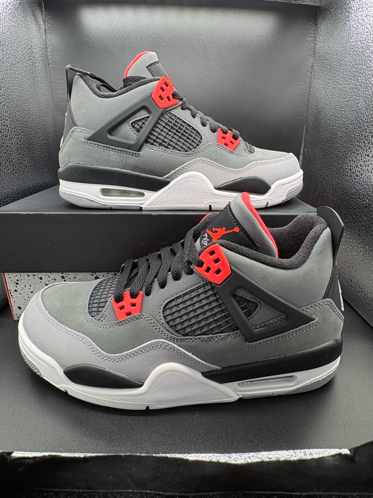 Jordan Air Retro 4 Sneakers - Grey With Red Accents